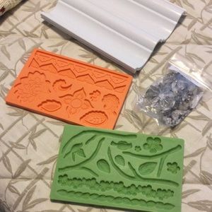 Cake decorating tools